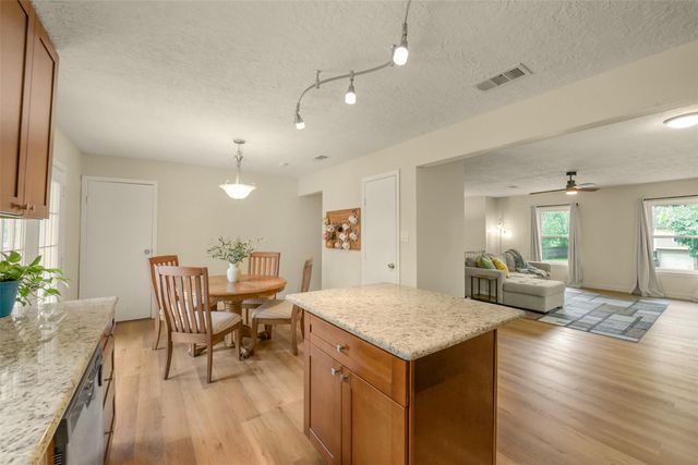 613 E Castle Harbour Drive, Friendswood, TX 77546