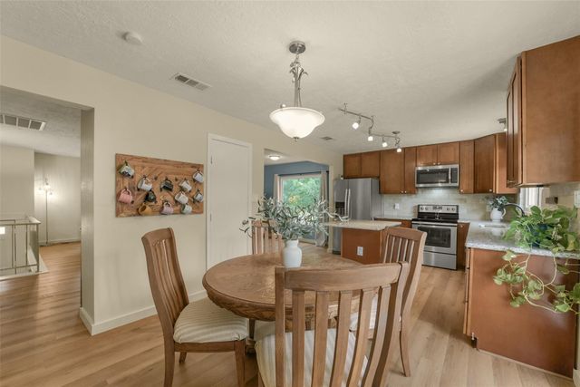 613 E Castle Harbour Drive, Friendswood, TX 77546