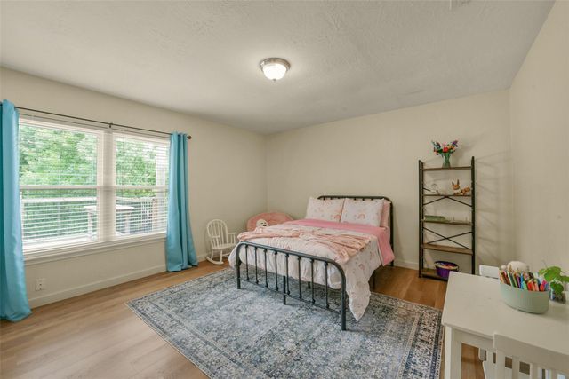 613 E Castle Harbour Drive, Friendswood, TX 77546