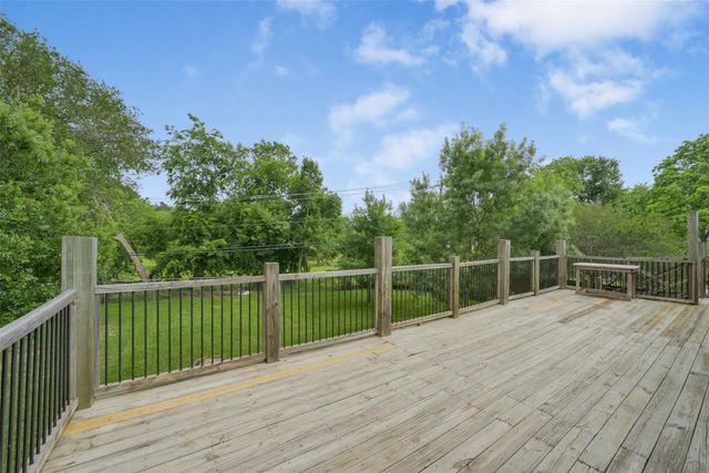 613 E Castle Harbour Drive, Friendswood, TX 77546