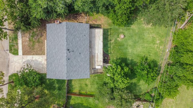 613 E Castle Harbour Drive, Friendswood, TX 77546