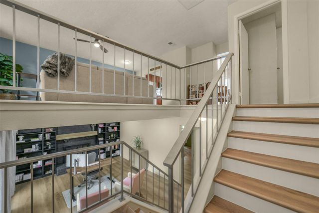 613 E Castle Harbour Drive, Friendswood, TX 77546