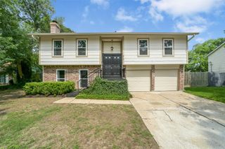 613 E Castle Harbour Drive, Friendswood, TX 77546