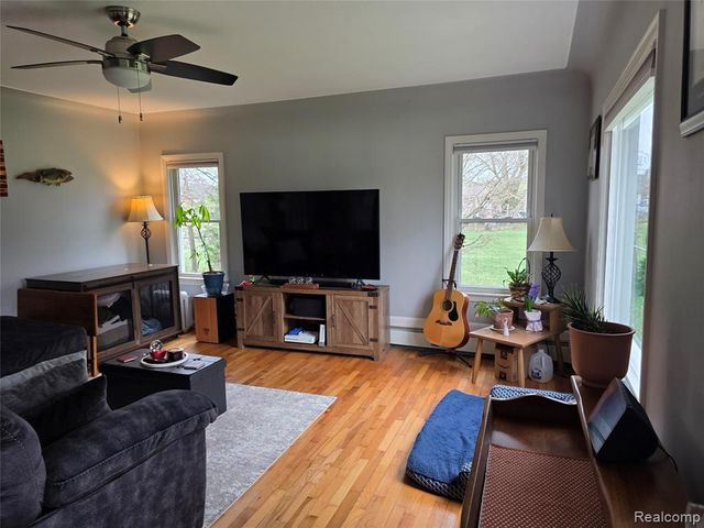1135 W M 36, Pinckney, MI 48169