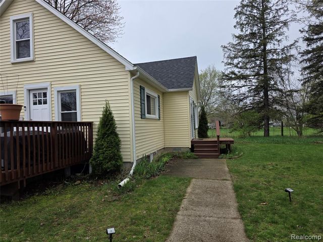1135 W M 36, Pinckney, MI 48169