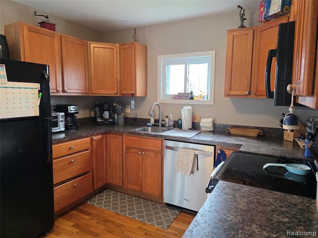 1135 W M 36, Pinckney, MI 48169