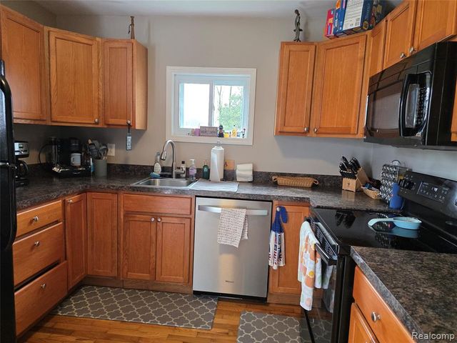 1135 W M 36, Pinckney, MI 48169