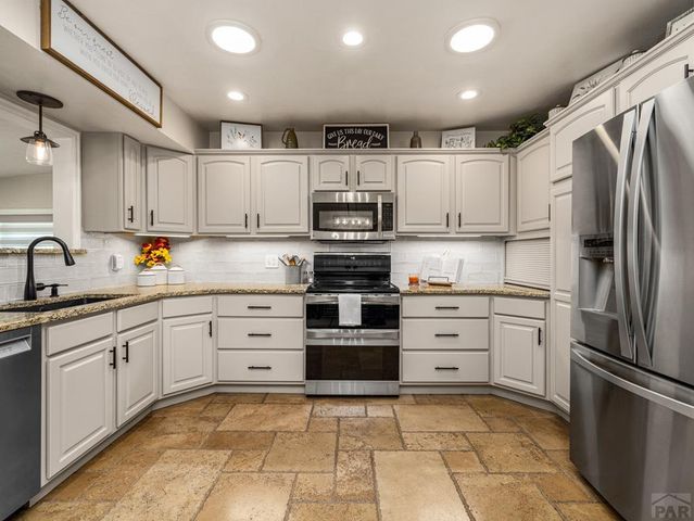 25 Ibis Lane, Pueblo, CO 81005