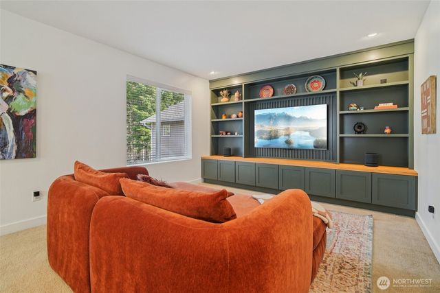 35102 SE Swenson Street, Snoqualmie, WA 98065