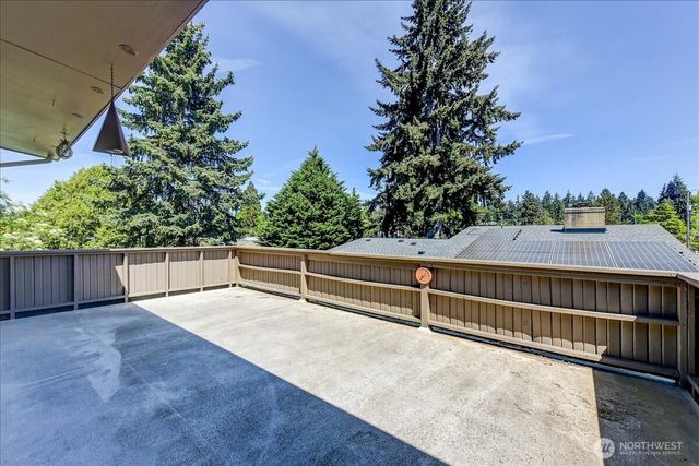 2102 N 171st Street, Shoreline, WA 98133