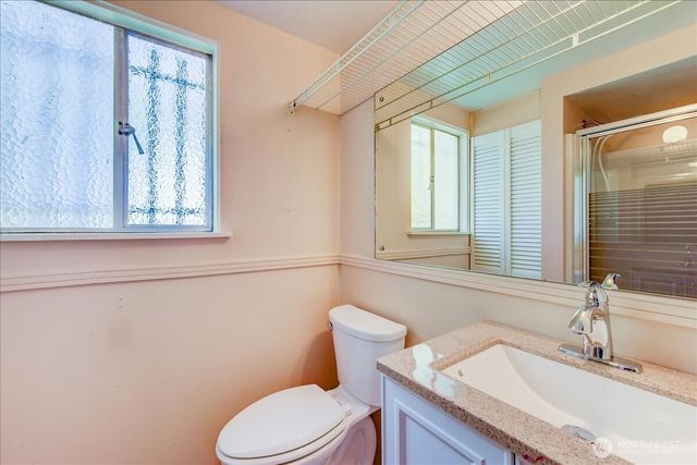 2102 N 171st Street, Shoreline, WA 98133