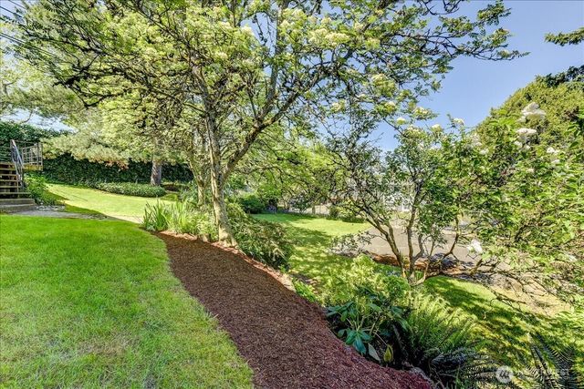 2102 N 171st Street, Shoreline, WA 98133