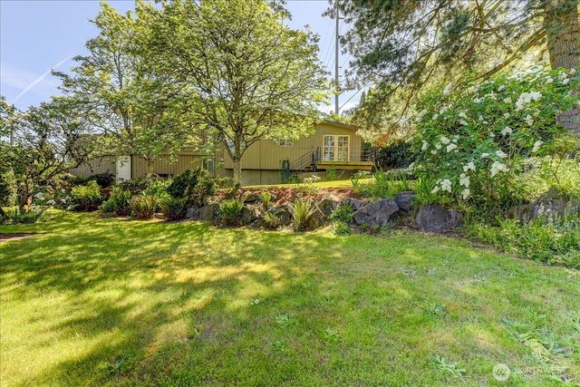 2102 N 171st Street, Shoreline, WA 98133