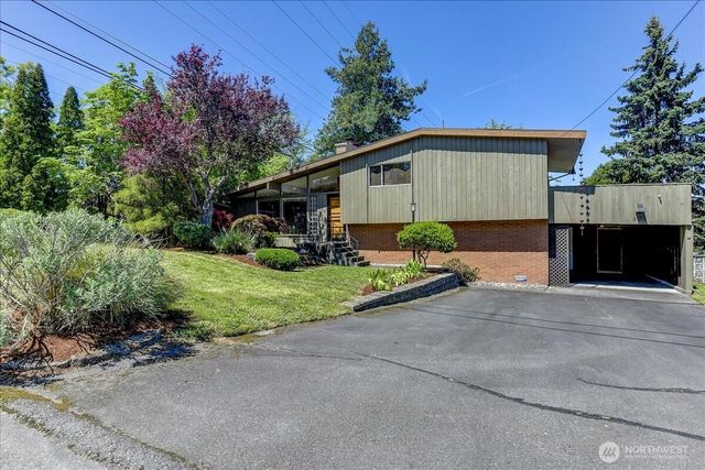 2102 N 171st Street, Shoreline, WA 98133