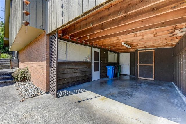 2102 N 171st Street, Shoreline, WA 98133
