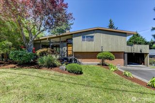 2102 N 171st Street, Shoreline, WA 98133