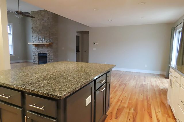 2201 S 12th Street, Ozark, MO 65721