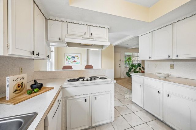 5434 Candletree Drive, Houston, TX 77091