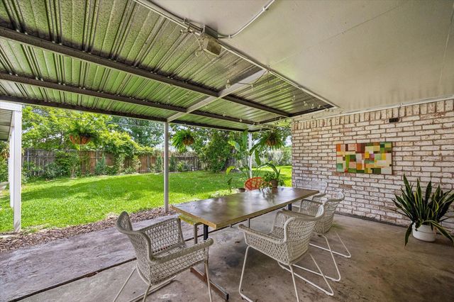 5434 Candletree Drive, Houston, TX 77091
