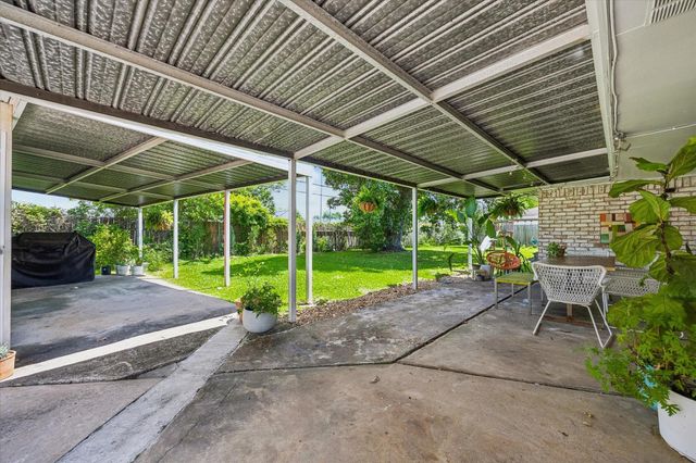 5434 Candletree Drive, Houston, TX 77091