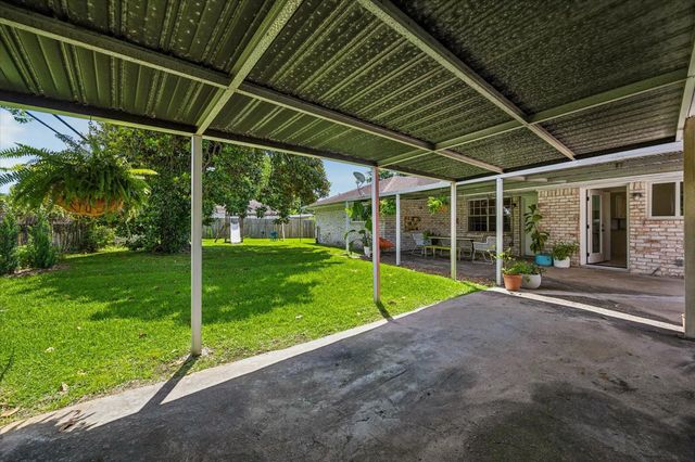 5434 Candletree Drive, Houston, TX 77091