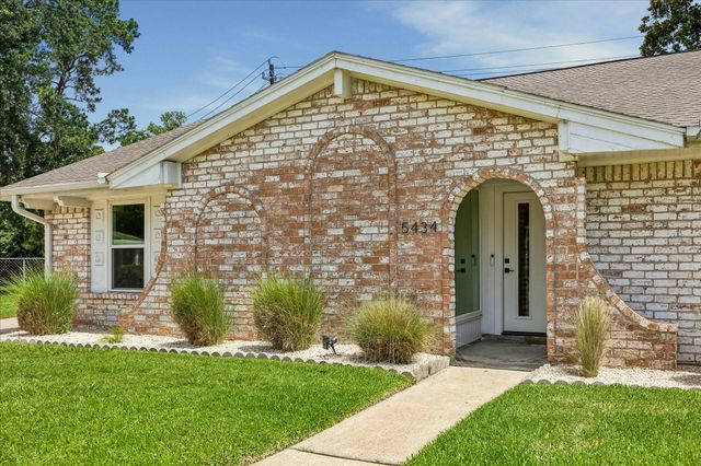 5434 Candletree Drive, Houston, TX 77091