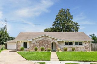 5434 Candletree Drive, Houston, TX 77091