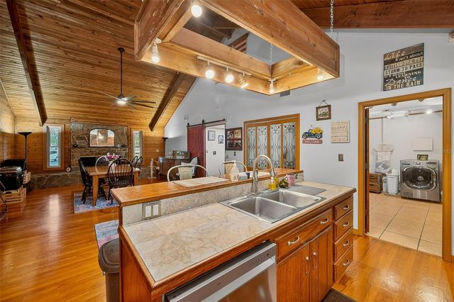 2635 N DOVER ROAD, Dover, FL 33527