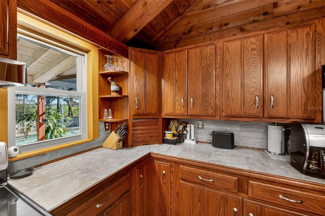 2635 N DOVER ROAD, Dover, FL 33527