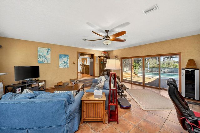 2635 N DOVER ROAD, Dover, FL 33527