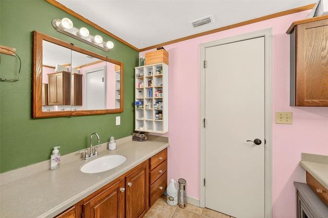 2635 N DOVER ROAD, Dover, FL 33527