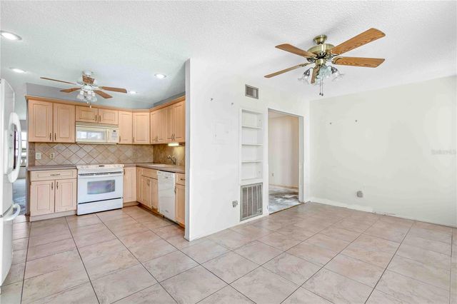 2284 SPANISH DRIVE 50, Clearwater, FL 33763