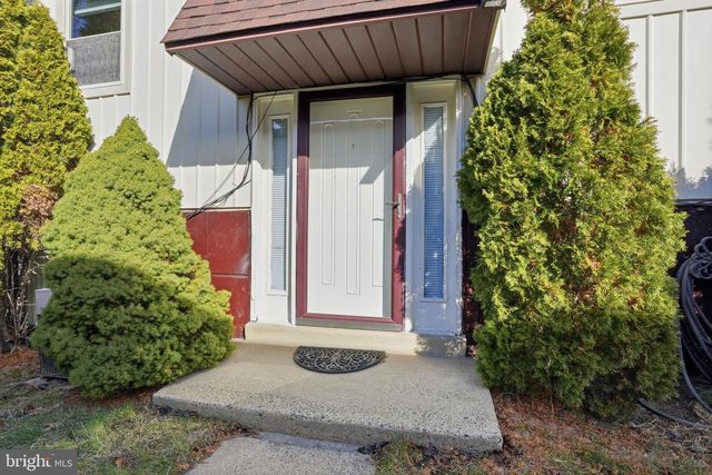 10232 RUBIN LN, Philadelphia, PA 19116