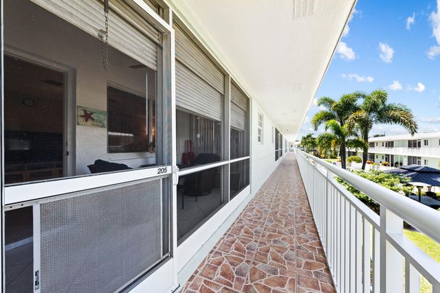 2100 NE 38th Street 205, Lighthouse Point, FL 33064