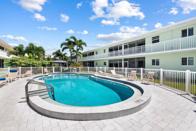 2100 NE 38th Street 205, Lighthouse Point, FL 33064