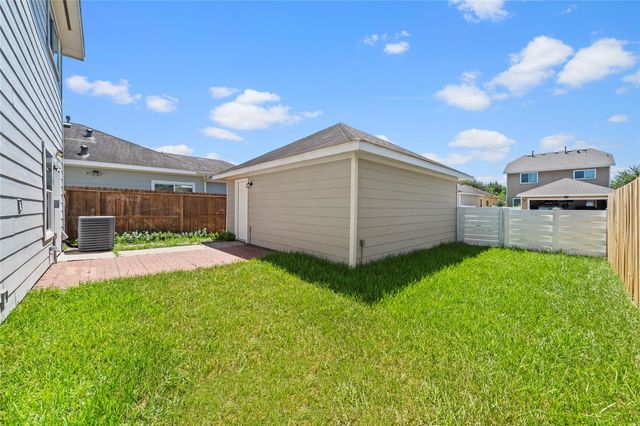 1714 Claremont Garden Circle, Houston, TX 77047