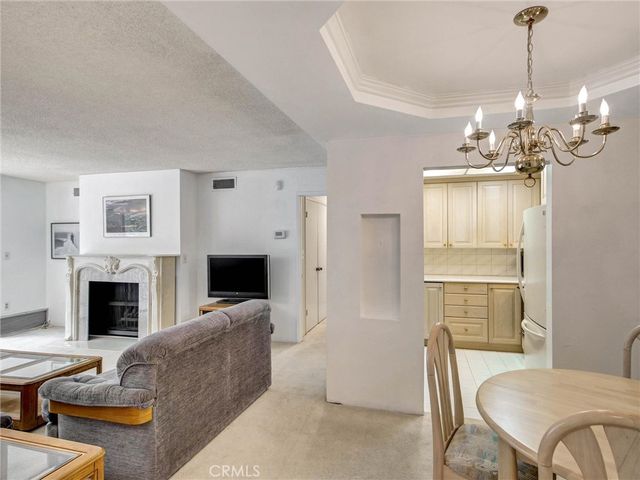 1230 Horn 408, West Hollywood, CA 90069