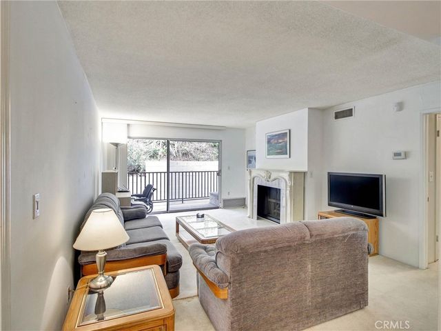 1230 Horn 408, West Hollywood, CA 90069