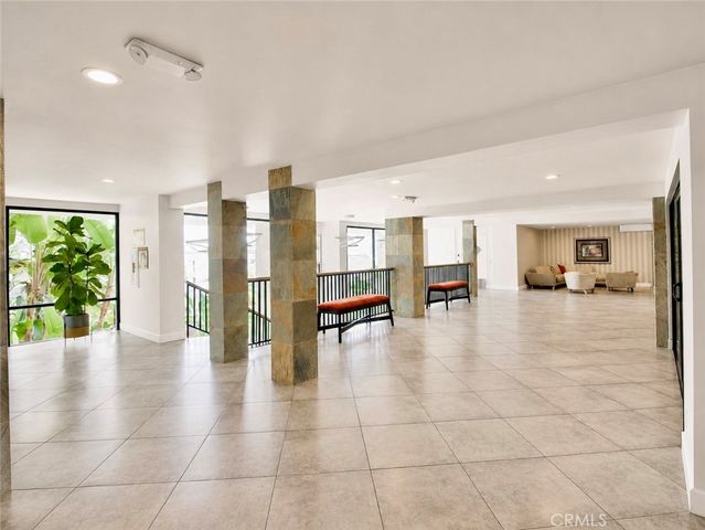 1230 Horn 408, West Hollywood, CA 90069