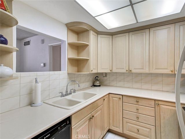 1230 Horn 408, West Hollywood, CA 90069