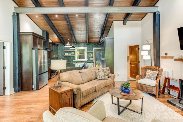 90 Summitt Street, Waynesville, NC 28786
