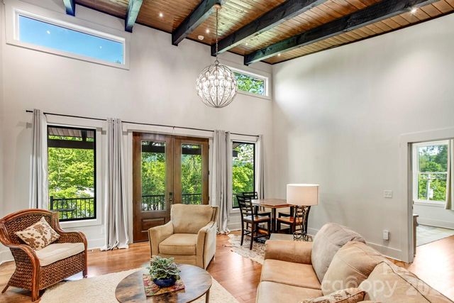 90 Summitt Street, Waynesville, NC 28786