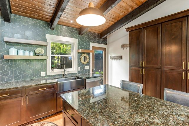 90 Summitt Street, Waynesville, NC 28786