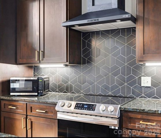90 Summitt Street, Waynesville, NC 28786