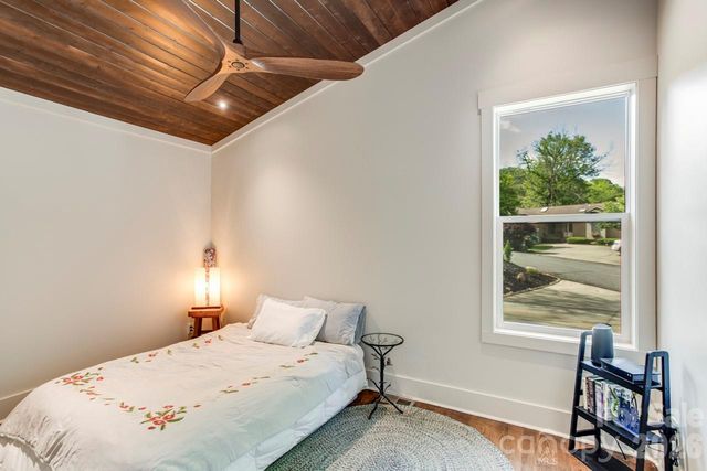 90 Summitt Street, Waynesville, NC 28786