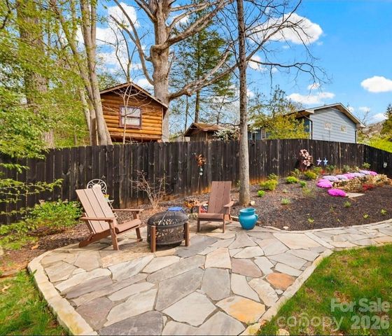 90 Summitt Street, Waynesville, NC 28786