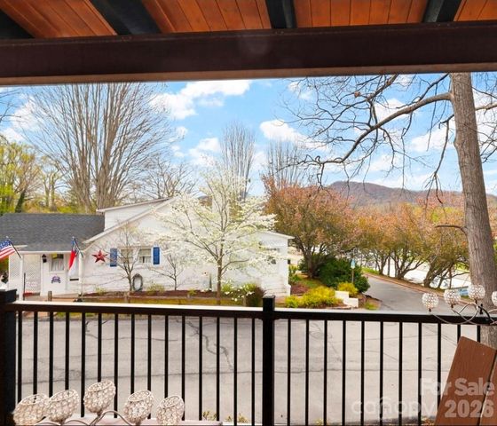 90 Summitt Street, Waynesville, NC 28786