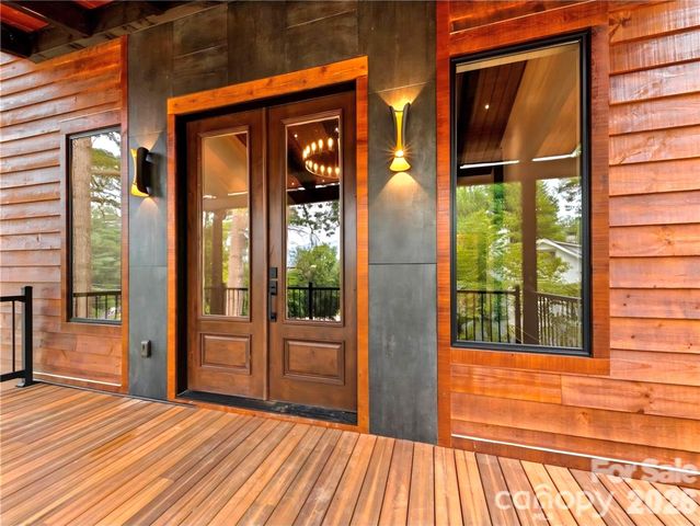 90 Summitt Street, Waynesville, NC 28786