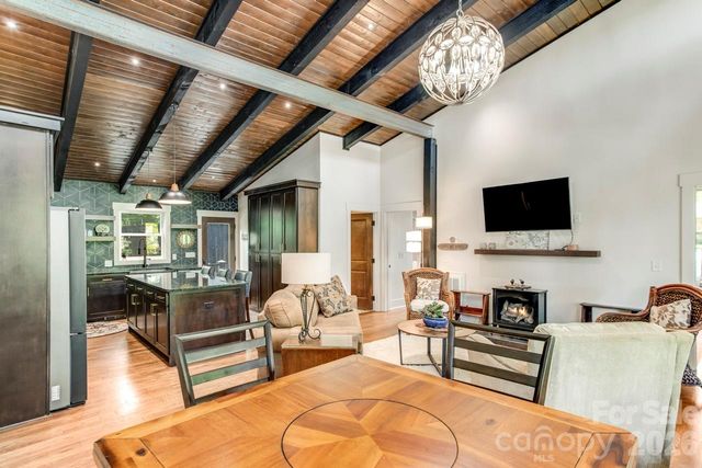 90 Summitt Street, Waynesville, NC 28786