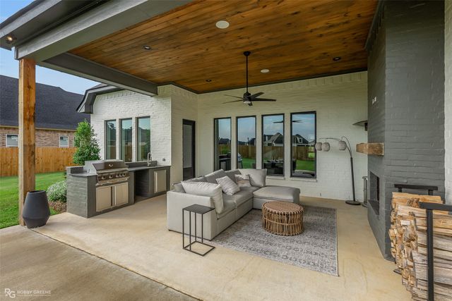 642 Caledonia Drive, Bossier City, LA 71111